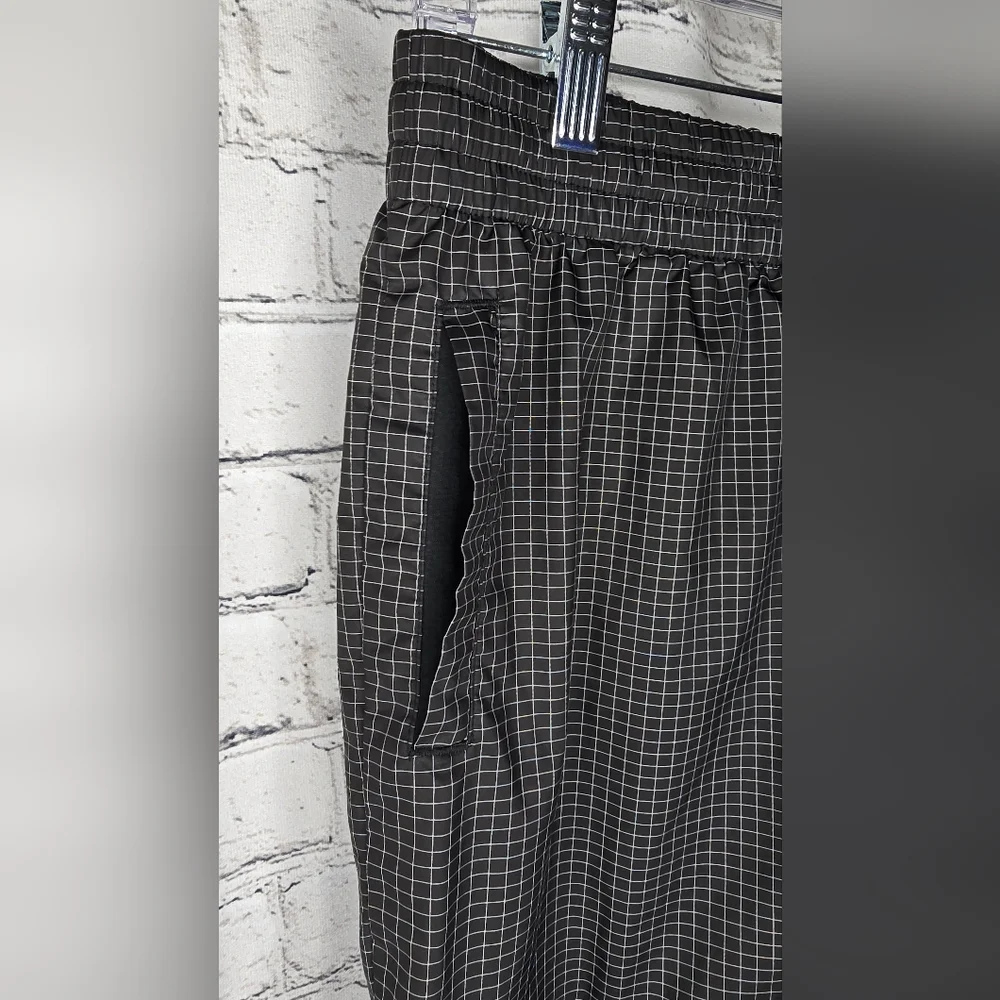 Nike Boy's Black‎ and Gray Joggers Size XL